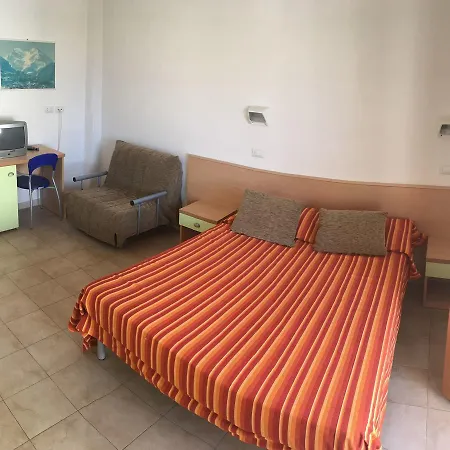 Claudia Apartmanhotel 2*