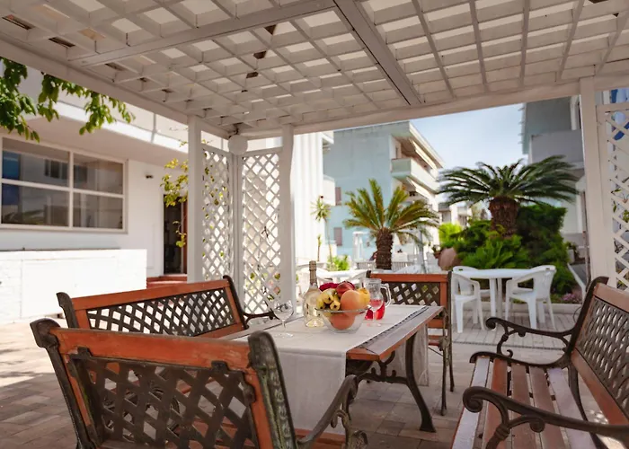 Claudia 3* Alba Adriatica